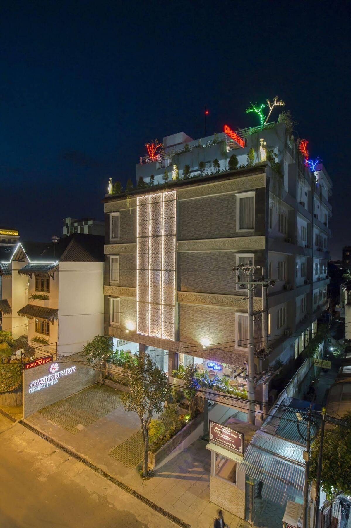 Grand Puri Saron Hotel Malioboro Yogyakarta Esterno foto