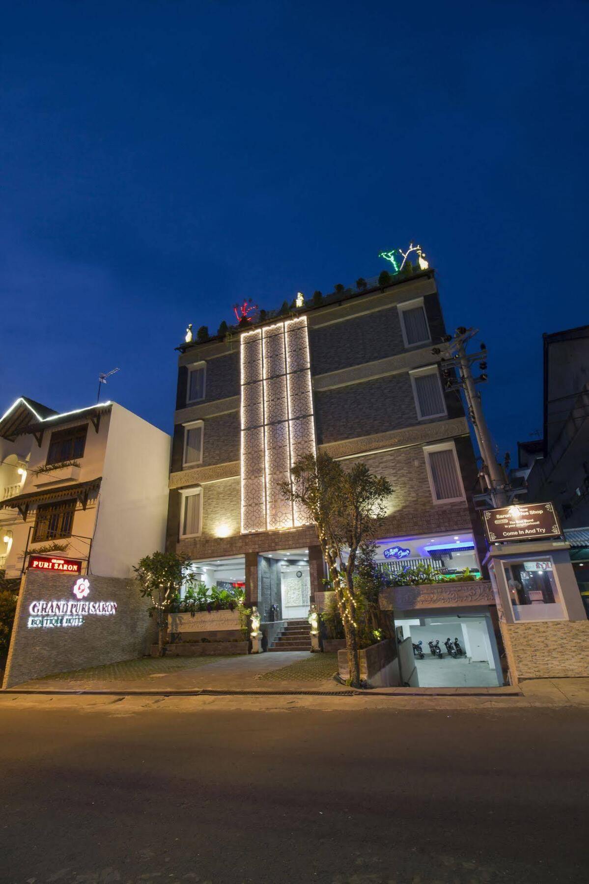 Grand Puri Saron Hotel Malioboro Yogyakarta Esterno foto