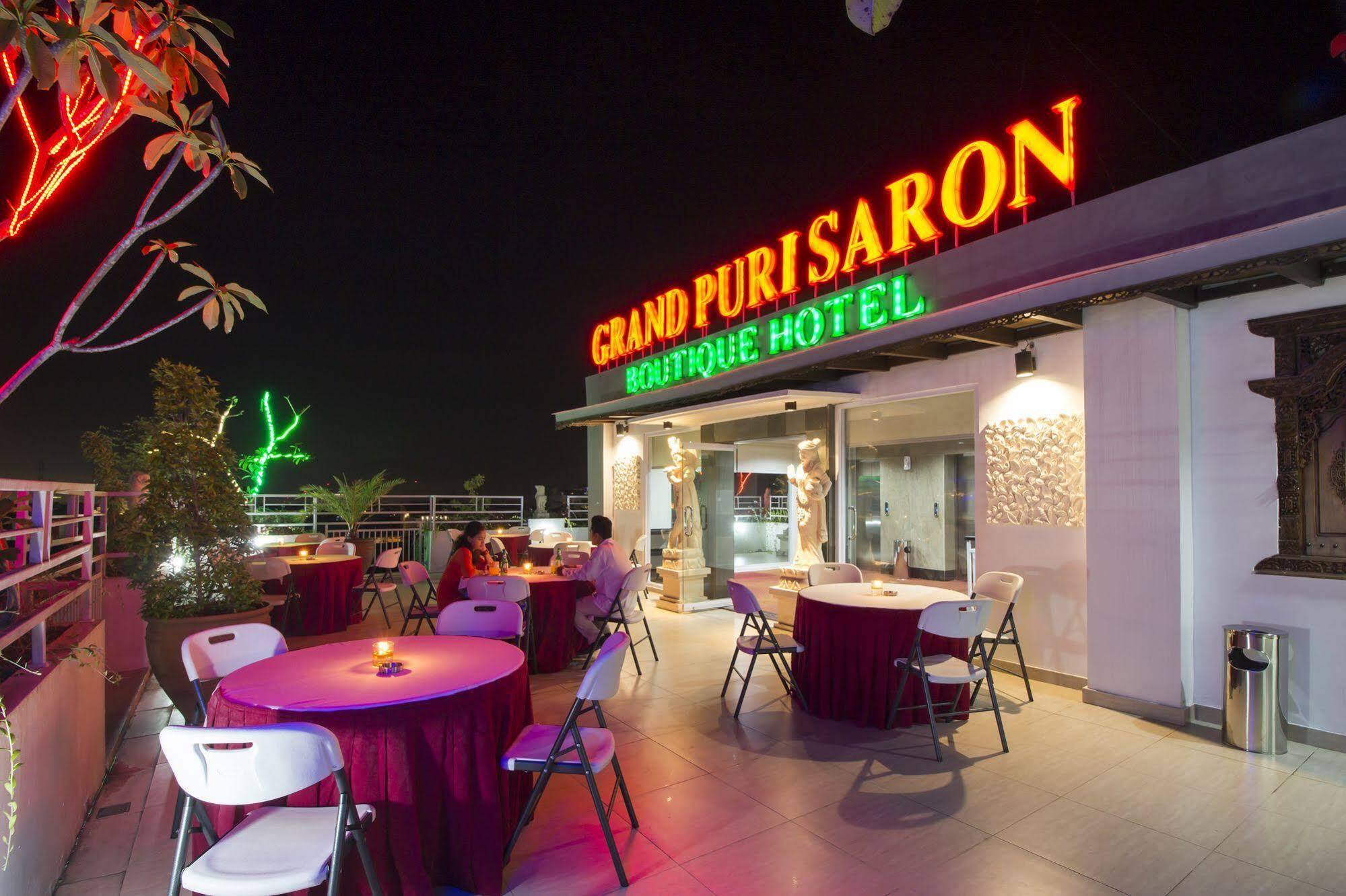 Grand Puri Saron Hotel Malioboro Yogyakarta Esterno foto